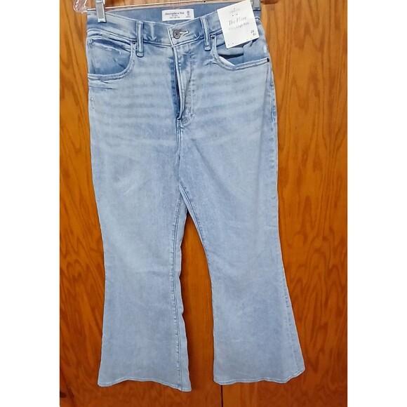 Abercrombie & Fitch "Curve Love" Light Wash The Flame Ultra High Rise Jeans 6S - Picture 9 of 16